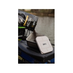 Box z sitkiem do pelletu 1,9L Feeder Bait